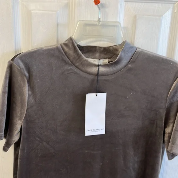 NWT Silver Gray Zara Velour Top Medium - Picture 2 of 4